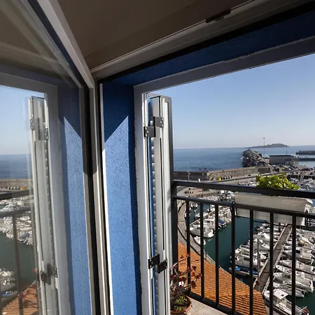 Torrontero Con Vistas Al Mar Bermeo